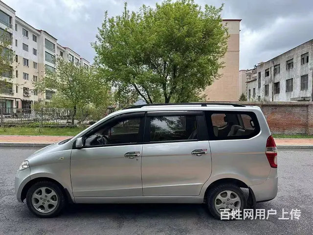 五菱 宏光 2013款 宏光S 1.5 手动 豪华型7-8座 - 图片 5