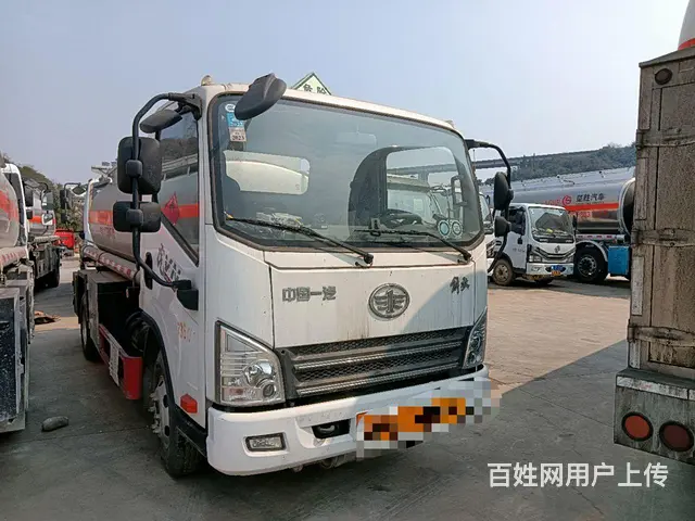 江西5吨油罐车99成新带一年费用 - 图片 1