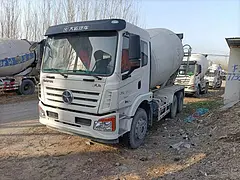 急售19年二手风驰搅拌车12方170马力后八轮国五