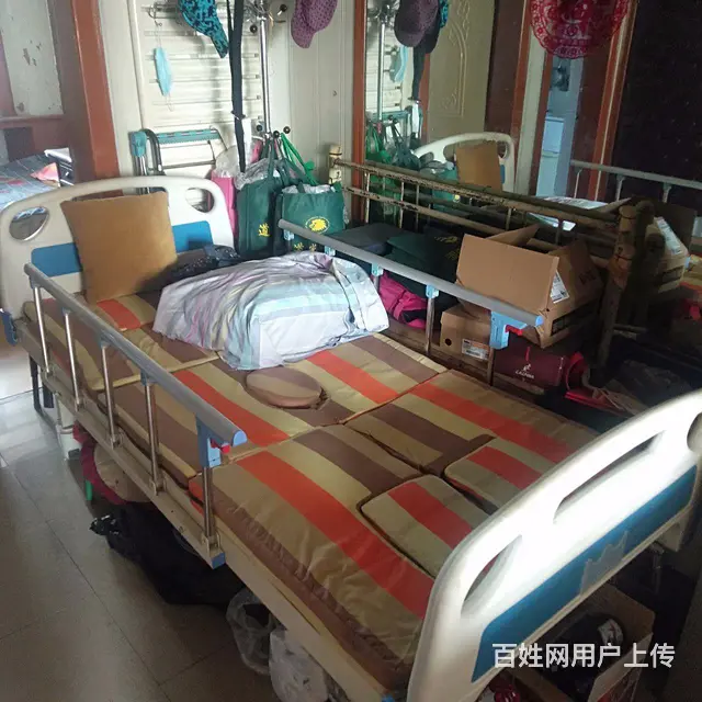 多功能护理床，辅助坐立，辅助翻身，辅助接大小便 - 图片 1