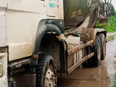 豪沃16方后八轮