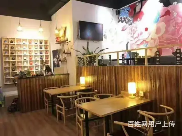 都匀市绿茵湖大道中段（黔南师院内）40平酒肆转让 - 图片 1