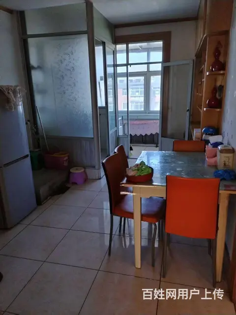 兴隆育红小学附近，6楼楼80平两室一厅，装修，冰箱，洗衣机， - 图片 2