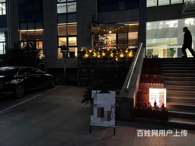 大学内咖啡馆转让 人流量大 免半年租金 - 图片 1
