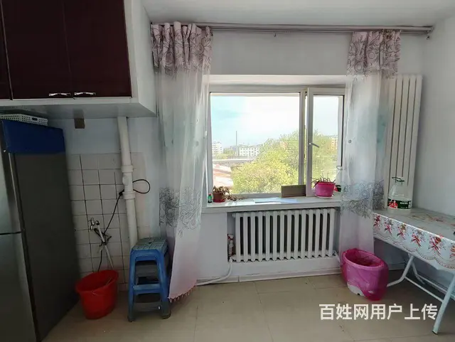 东方红二中 雪满天附近 5楼 45平 一室一厅重新装修10万 - 图片 1