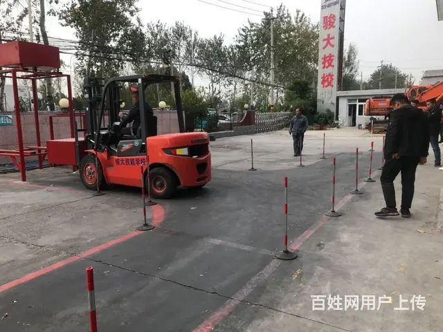 威海叉车培训学校文登电焊培训经区挖掘机培训铲车培训 - 图片 4