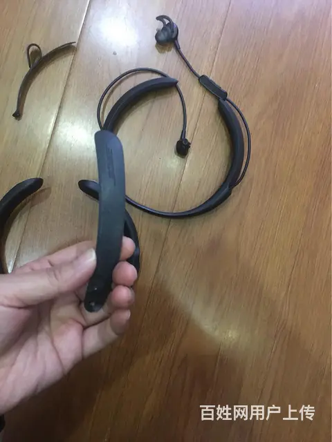 BOSE蓝牙耳机维修 QC30头梁皮脱胶 项圈脱皮 - 图片 1