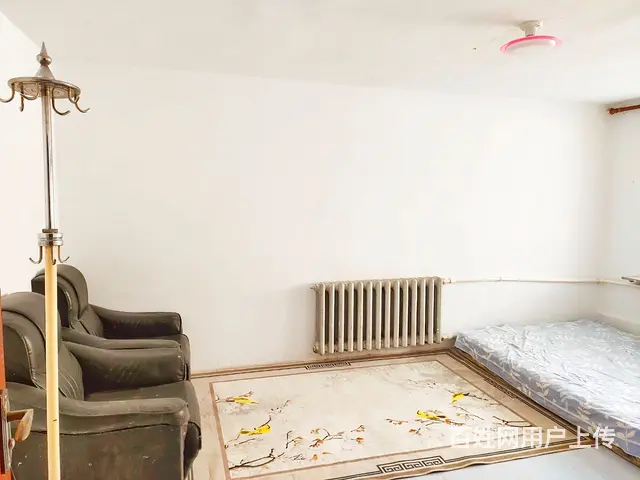 新鹤B区30号楼二楼出租(女生优先，独立单元门) - 图片 2