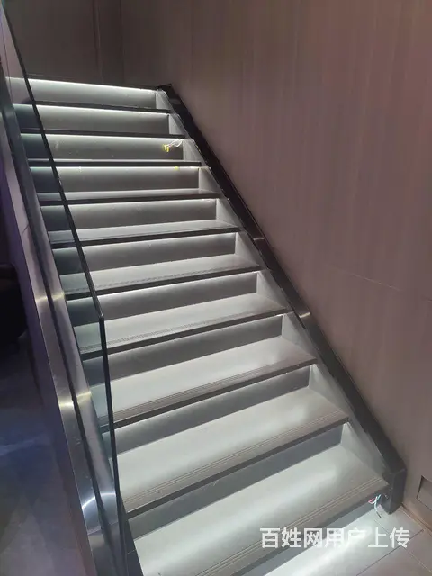 新装修店铺，因品牌迁址空房转 - 图片 6