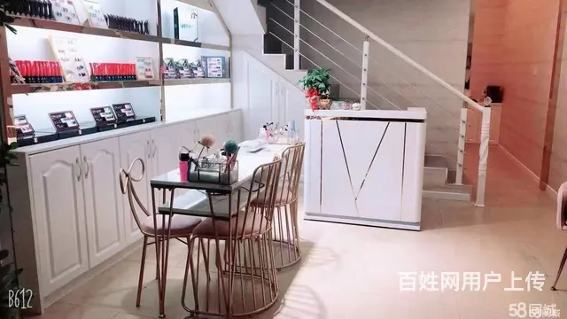黄石港区黄石摩尔城42平美睫美甲店转让 - 图片 1