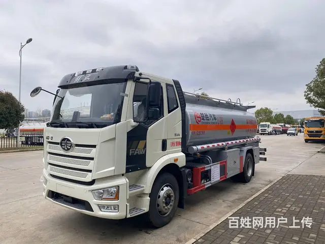 嘉兴买一辆能装10吨解放J6运油车价格非常实惠 - 图片 1