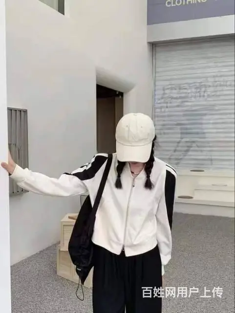 碧沁伊人秋季专柜卫衣女装品牌折扣服装货源 - 图片 3