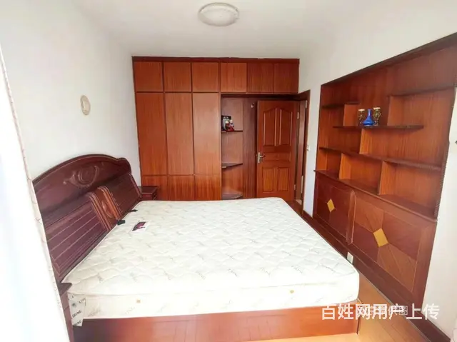 市区皇冠的别墅房源真少。此套新出的联排别墅。上下四层带车库 - 图片 7