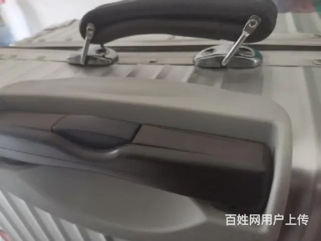 日默瓦箱包 - 图片 1