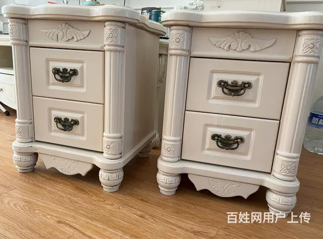 8成新品牌床头柜处理了 - 图片