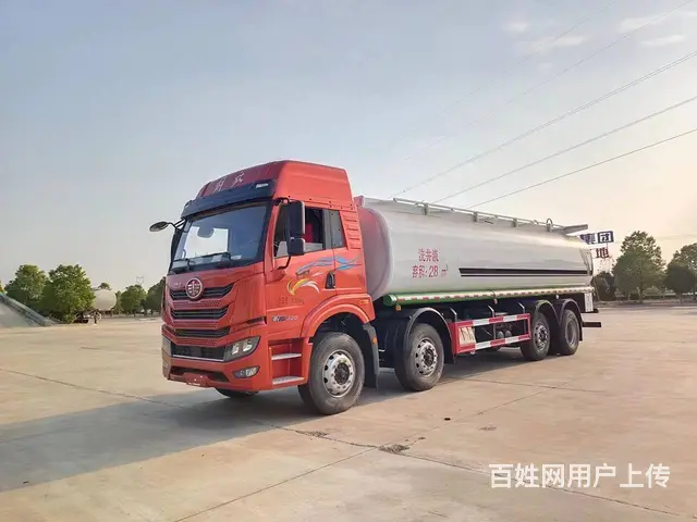 解放前四后八碳钢不锈钢罐体30方运水车 液体运输车 - 图片 1