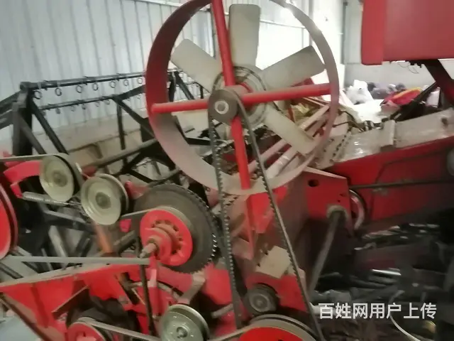 福田雷沃小麦收割机。 - 图片 3