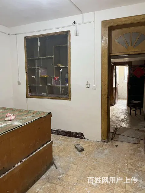 红旗街前进路附近 一楼带院 三室一厅 证件齐全 - 图片 3