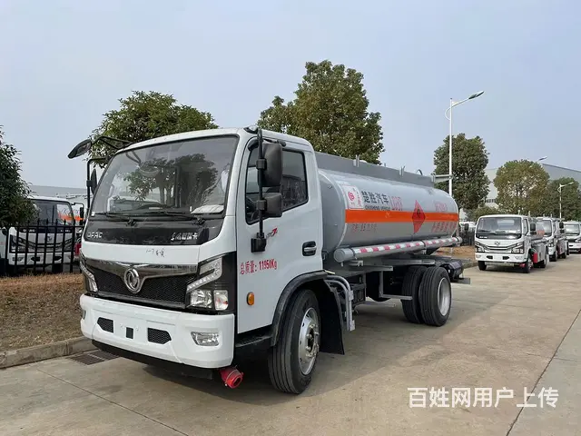 伊春东风小型加油车8吨拉油车厂家包上户 - 图片 4