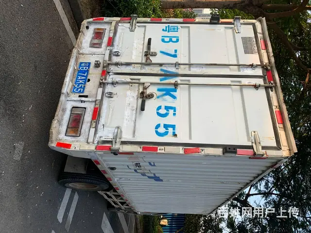 2010年3月，单排4.2米五十铃箱车，车况极品 - 图片 3