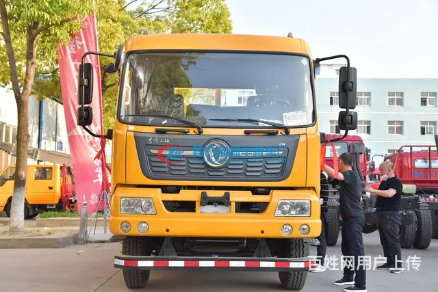 东风天锦平板车 可运输15吨左右挖掘机设备拖车 现 - 图片 2