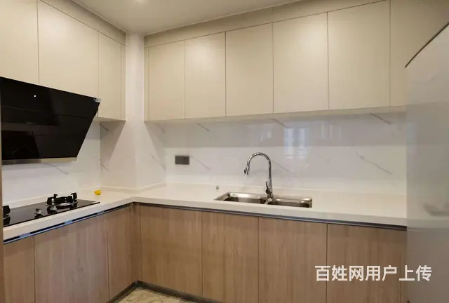 拱北关口国维中央广场电梯全新4房2厅出租，租价6500 - 图片 8