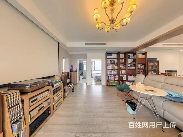 拱北情侣南路海景房，次新装修房子保养好，空间舒适。 - 图片 2
