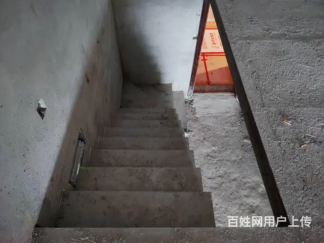 免中介 珠海新香洲 恒大天玺 99㎡复式 毛坯 2500急租 - 图片 4