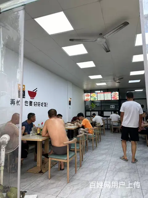 （51旺铺推荐）龙华区高铁站及工地对面70平带外摆快餐店转让 - 图片 1