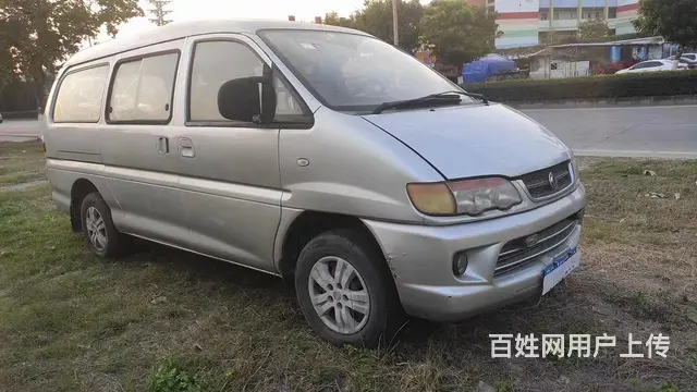 加长版东风风行7座 - 图片 3