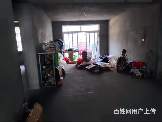 华资花园架空1楼三室两厅毛坯房含车库一起出售 - 图片 7