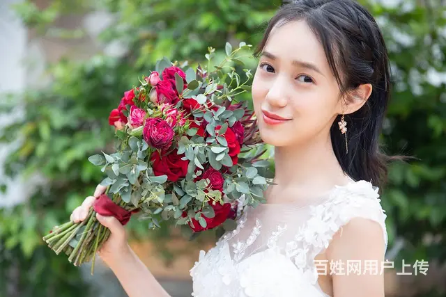 昆明结婚预订婚礼跟妆，免费提供婚纱和伴娘服 - 图片 2