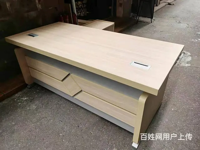 天河区二手办公家具出售，老板桌椅会议桌椅铁皮柜 - 图片 11