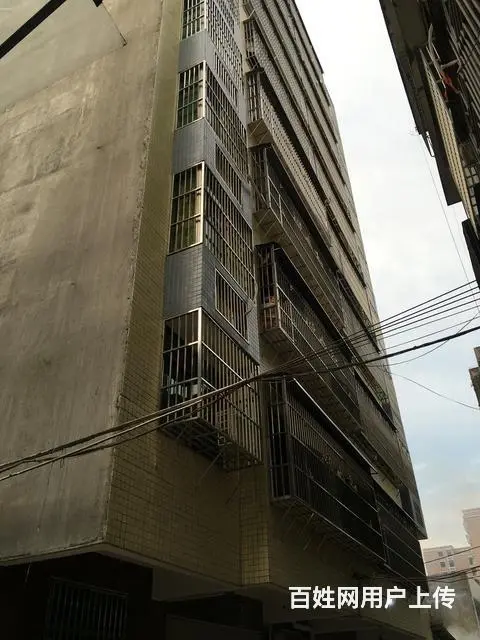 普宁市占陇镇邮电局附近3房2厅吉屋出租 - 图片 1