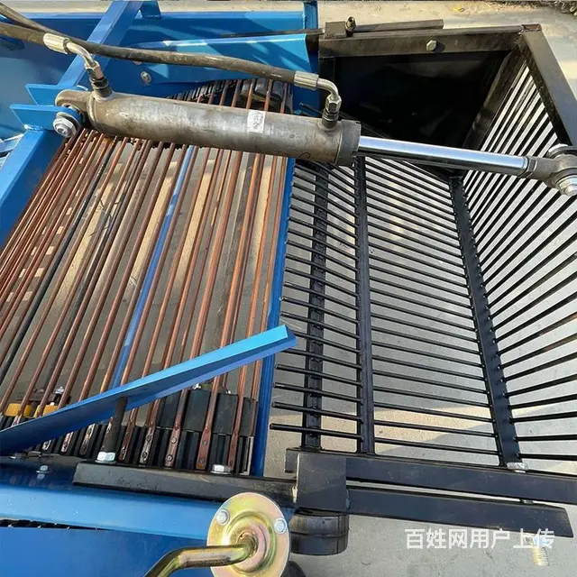 小型农田土壤石头捡石机 配置液压集石框的农田筛石机 - 图片 3