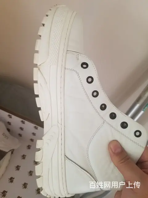 时代广场品牌鞋 - 图片 1