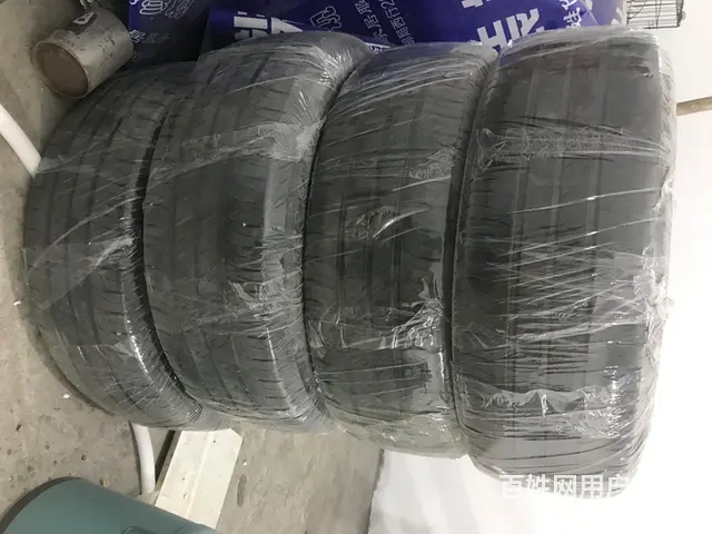 轿车轮胎 - 图片