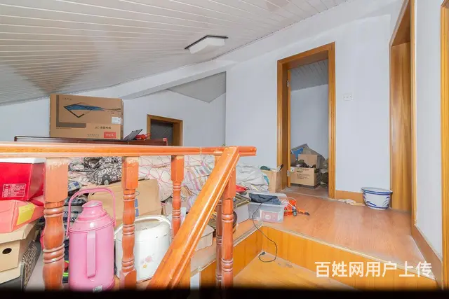 2003年的楼梯房（总价不到100万，送隔楼）出门就是学校。 - 图片 10