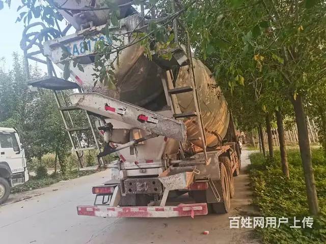 17年豪沃搅拌车 精品车况 - 图片 7