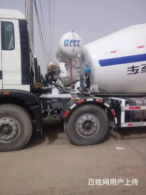 出售二手豪沃轻量化搅拌车 340马力 大10方 - 图片 3
