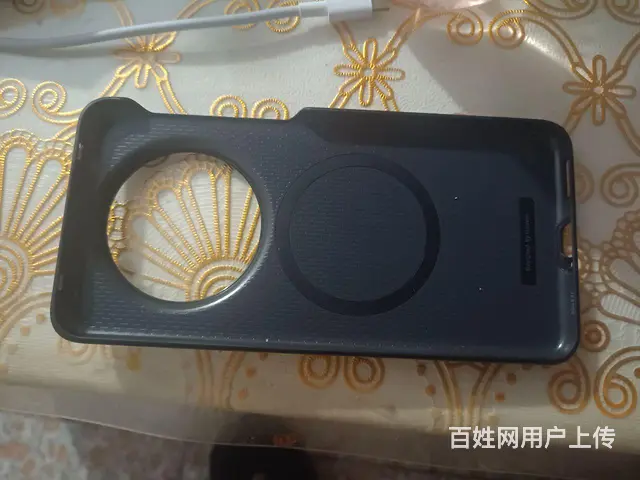 华为mate60pro带磁吸防滑手机壳 - 图片 4