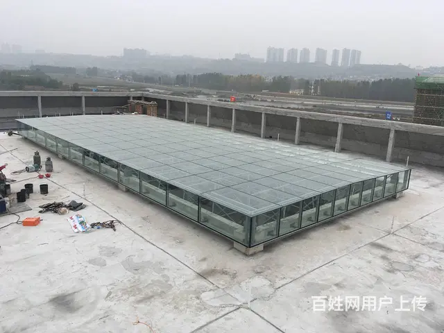 钢结构门头玻璃雨棚 地下车库出入口钢化玻璃雨棚安装 - 图片 4