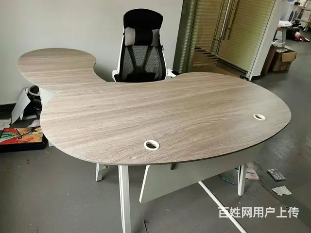 低价出售实木大班台，会议桌椅电脑桌椅屏风卡位包送装 - 图片 4