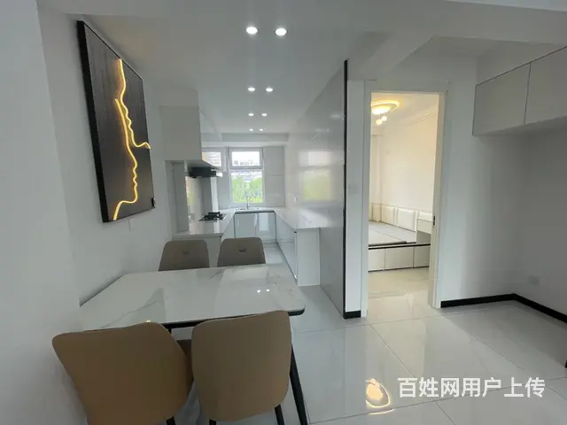 新市政府，亚澜湾B区201，电梯洋房，三室两厅一卫，精装修， - 图片 1