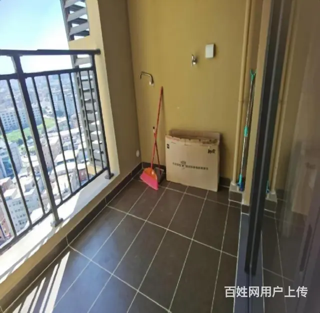 万科金域滨江一期朝东阳光超好 平层精装三房2700 随时看房 - 图片 2