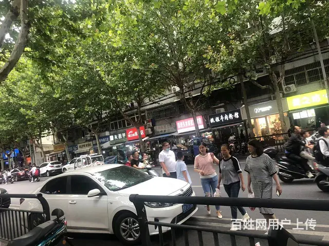 ((优选))  大通路学校旁盈利品牌汉堡店转让 - 图片 1