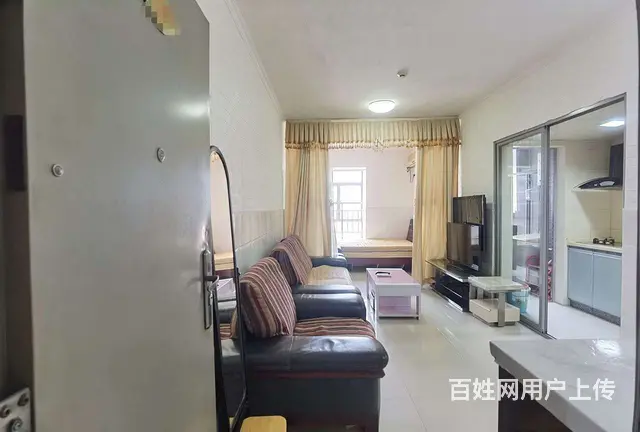 拱北关口和华国际公寓电梯精装一房一厅出租，租价2000。近关 - 图片 1