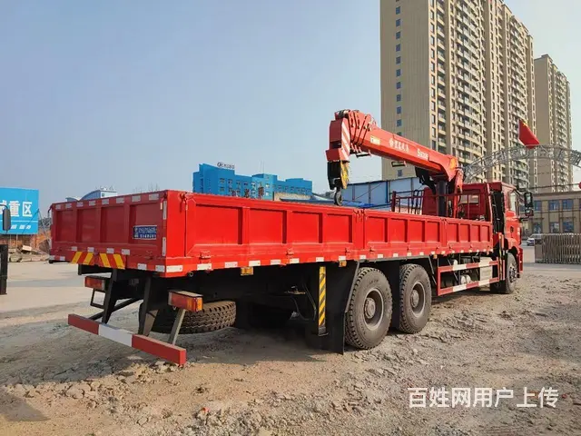 陕汽德龙后八轮12吨宏昌天马随车吊 配置及参数 - 图片 8