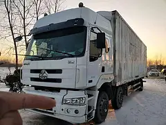 东风柳汽 九米六厢式 国4