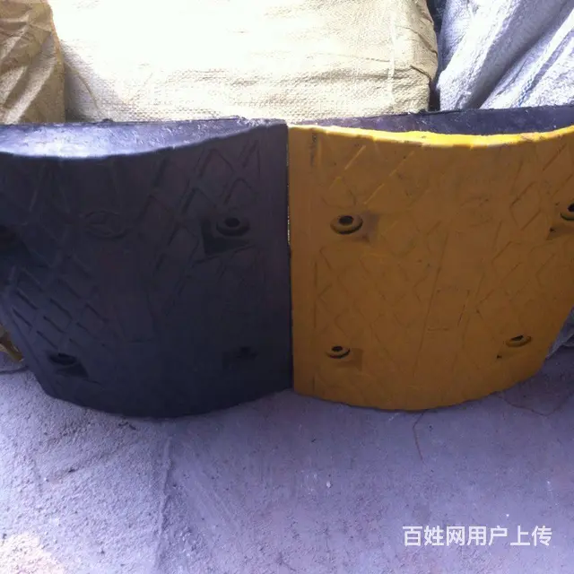 厂家常年批发橡胶减燥板铸铁减速带 - 图片 2